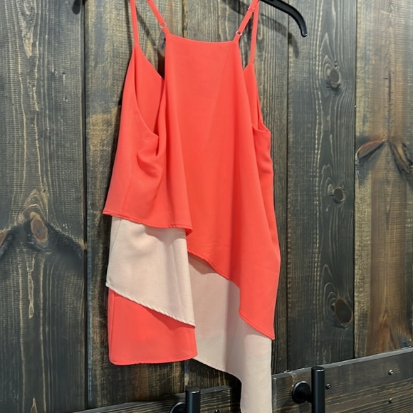 NWT MM Couture by Miss Me Tiered Blouse M Coral Asymmetrical Hem Flowy Dressy - Picture 6 of 8